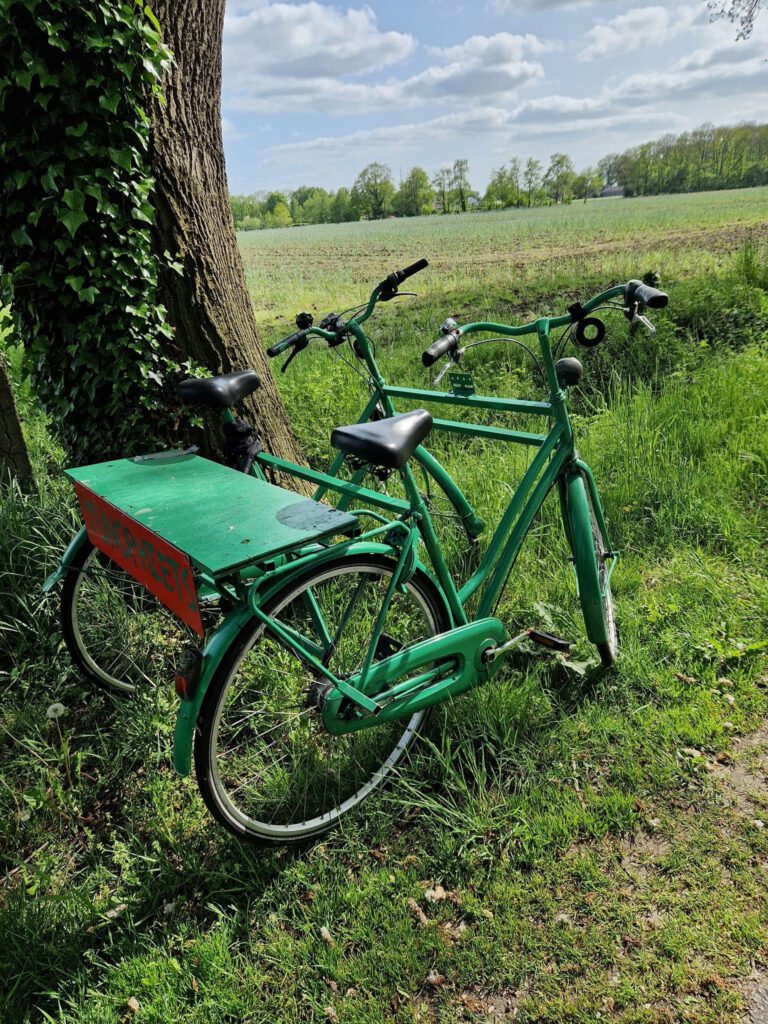 Bijzondere Fiets Staat Al Weken Aan De Koeweidendijk